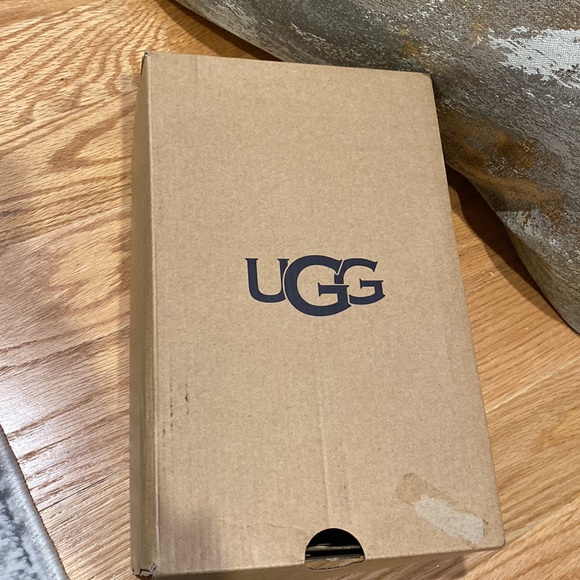 Authentic UGG Keegan Slippers Woman SZ 6 Baby Pink Color - Picture 7 of 14